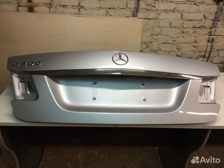 Mercedes W212 крышка багажника оригинальная
