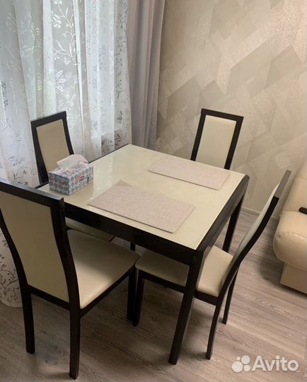 Стол обеденный раздвижной из массива со стульями