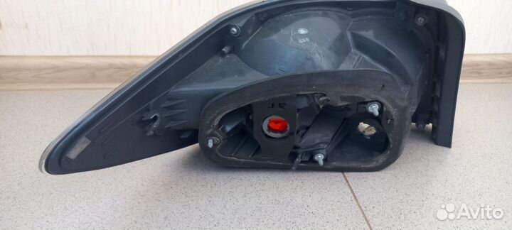 Фары на mazda сх7 правый задний