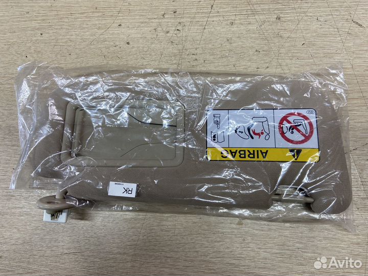 Козырек солнцезащитный правый Toyota Camry 75