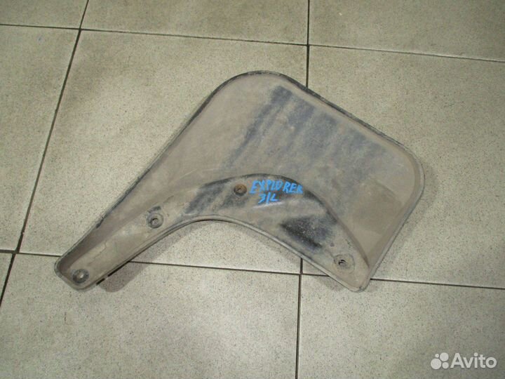 Брызговик задний левый Ford Explorer V (U502) 201