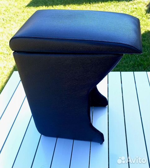 Подлокотник