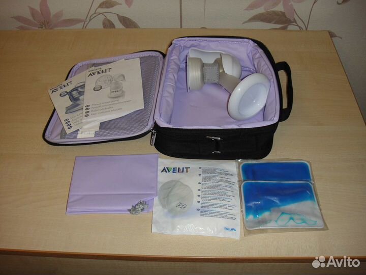 Молокоотсос Avent ручной + набор контейнеров