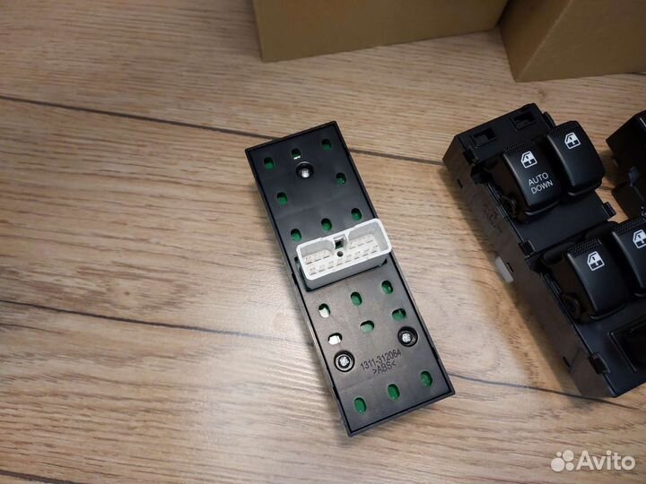 Блок управления стеклоподъемниками Hyundai Getz