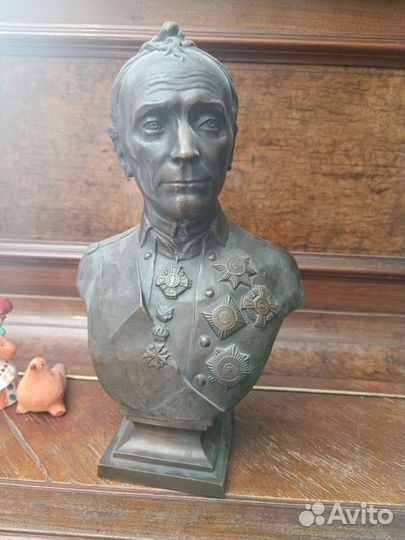 Бюст Суворов авторская работа Н. С. Баганов 1980