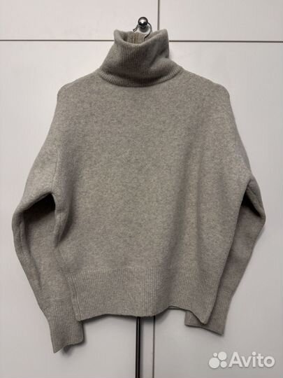 Свитер шерстяной