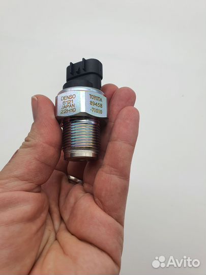 Датчик давления топливной рампы 89458-71010 новый