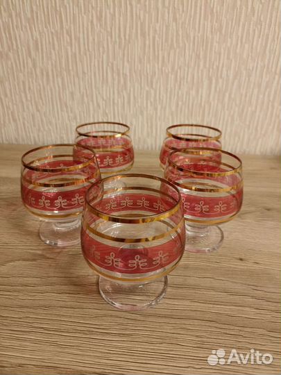 Фужеры, бокалы, стаканы