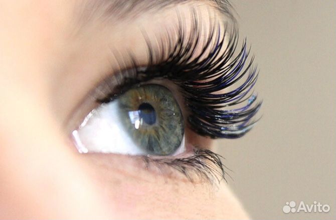 Наращивание ресниц в кабинете и оформление бровей