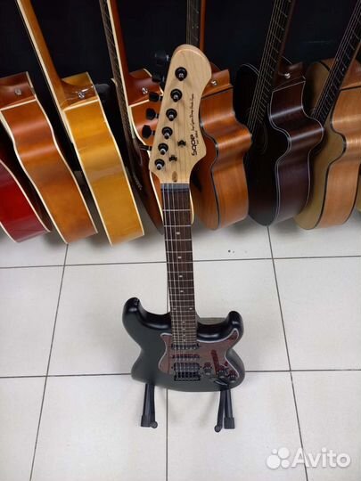 Электрогитара Новая