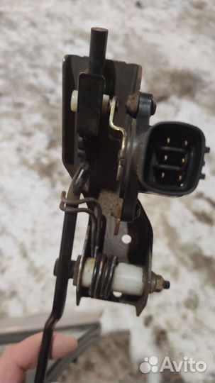 Педаль газа Nissan Wingroad y 11