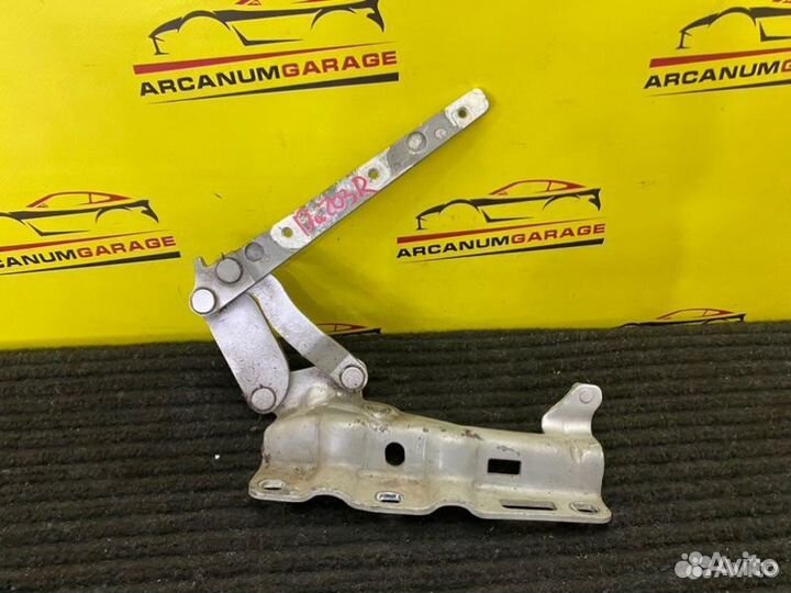 Петля капота правая Mercedes Clc W203 M271.957