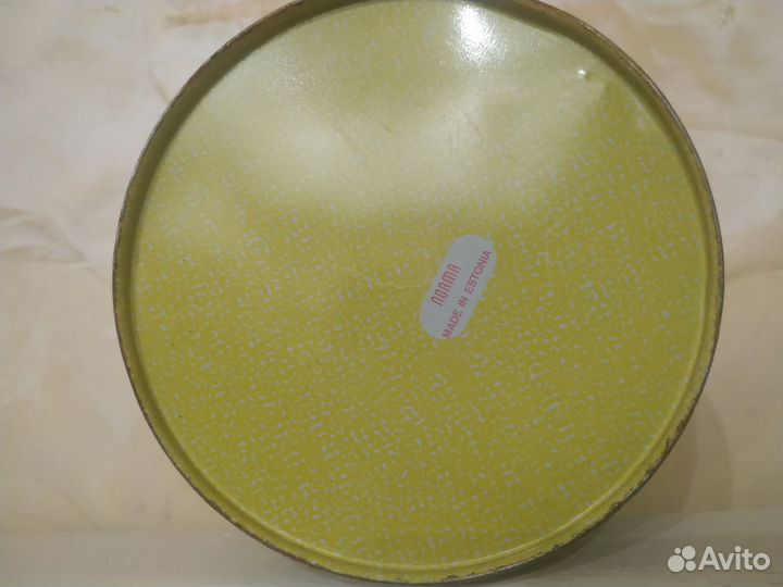 Металлическое ведёрко с утками