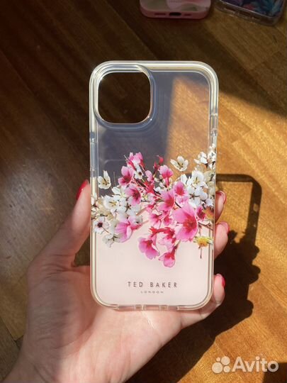 Продам чехол на iPhone 13