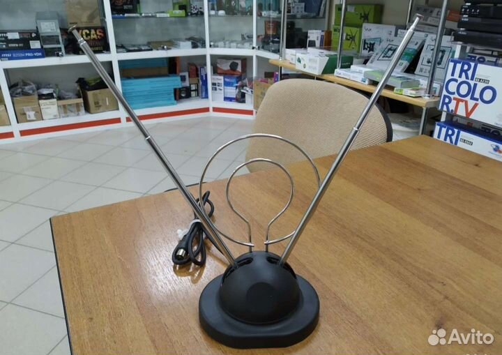 Приставки для цифрового тв cadena и barton