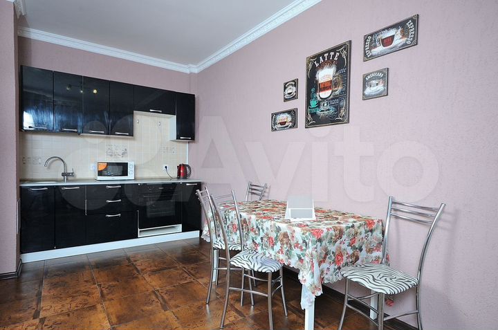 2-к. квартира, 60 м², 2/10 эт.