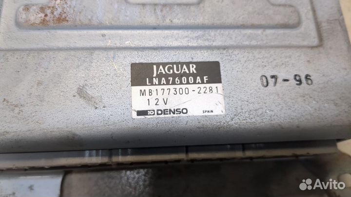 Блок управления климат-контролем Jaguar XJ, 1997