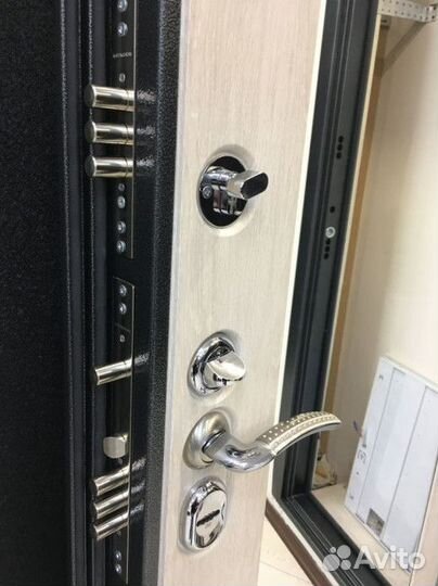 Дверь Marcus Нарцисс дуб филадельфия крем с зерк