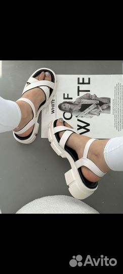 Босоножки женские