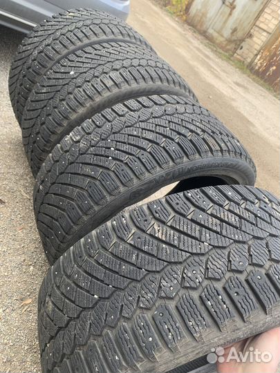 Gislaved Nord Frost 200 245/40 R18