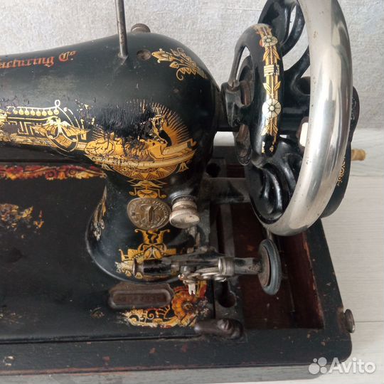 Швейная машинка zinger антикварная