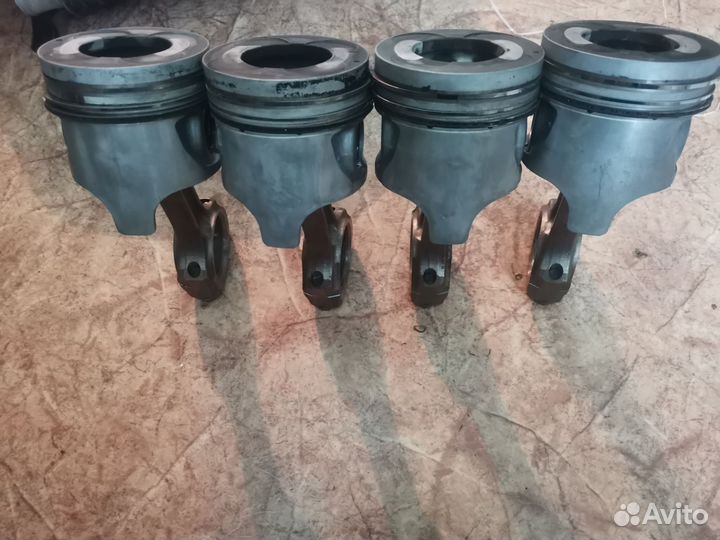 Поршень с шатуном