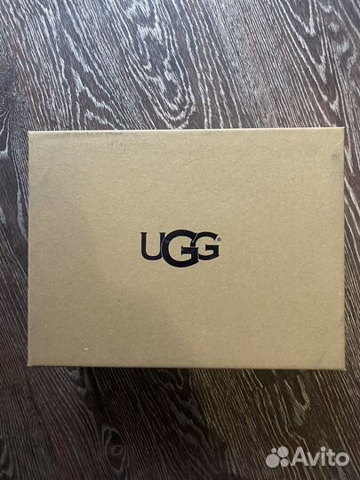 Сандалии ugg