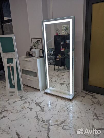 Гримерное зеркало led подстветкой на подставке