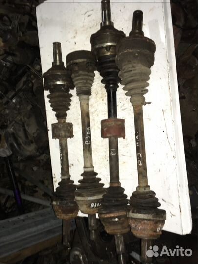 Полуось левая Пассат Б3 Б4 Passat B3 B4