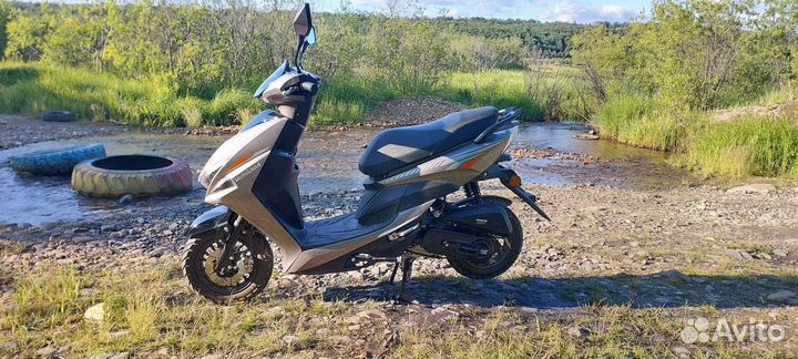 Скутер Motolend FS