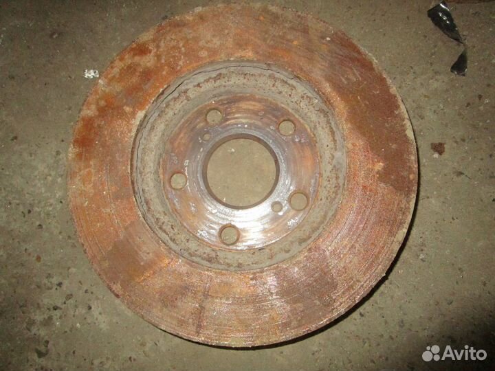 Диск тормозной передний Toyota Auris 150