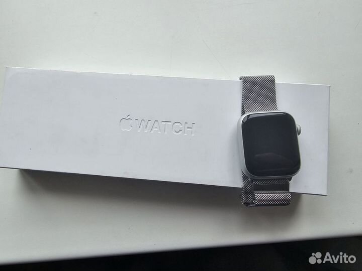 Apple Watch Series 9 45mm starlight