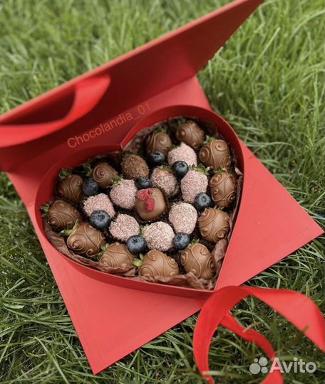 Клубника в шоколаде букеты