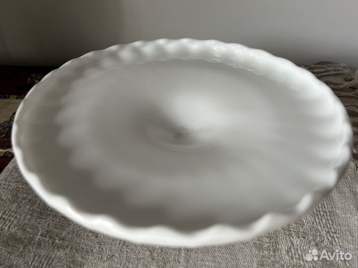 Фруктовница молочное стекло