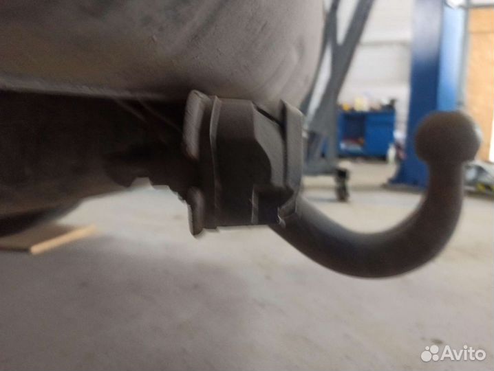 Фаркоп Toyota Land Cruiser 200