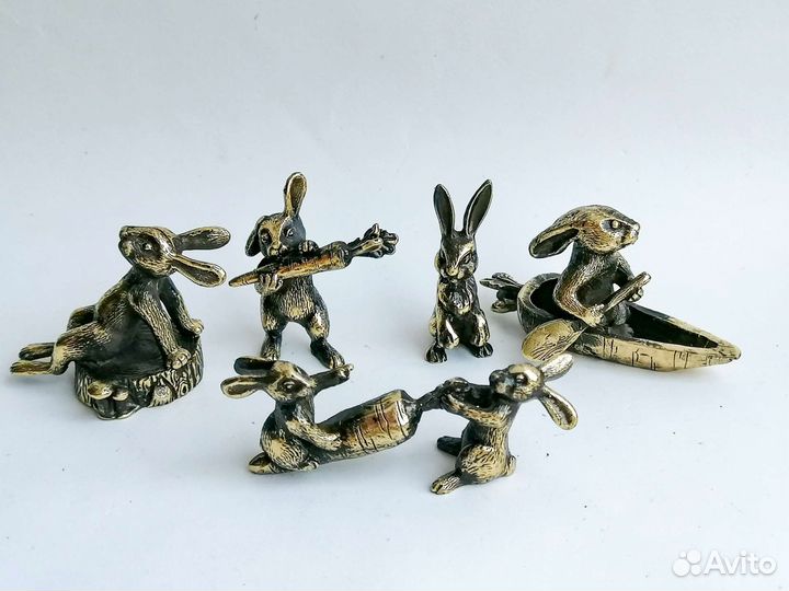 Бронзовые фигурки Кролики