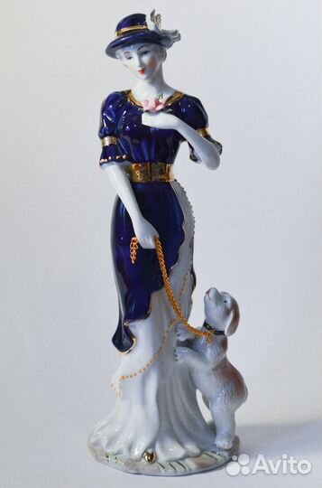 Фарфоровые статуэтки девушки