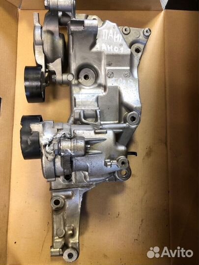 Peugeot Traveller Citroen Кронштейн генератора