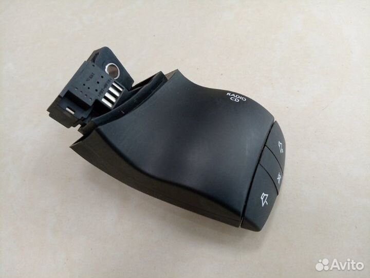 Подрулевой переключатель Renault Fluence седан