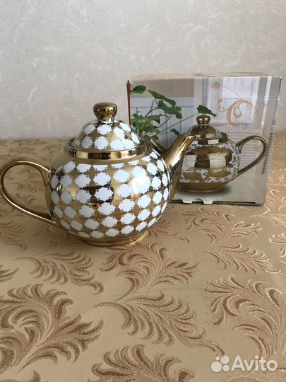 Фарфоровый чайник, лимонница