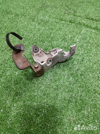 Кронштейн тросов МКПП киа сид 2 jd