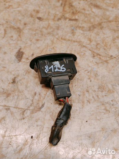 Кнопка открывания багажника Daewoo Nexia