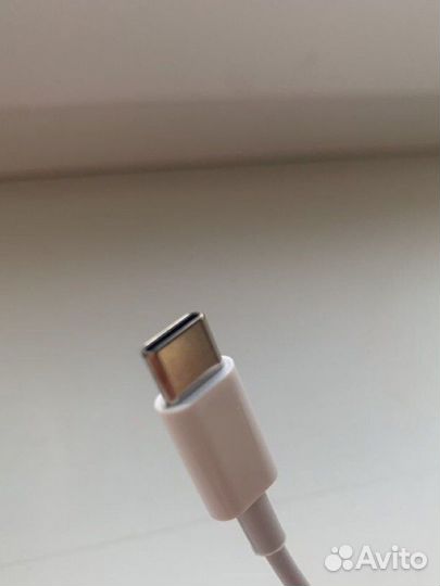 Зарядка на iPhone оригинал