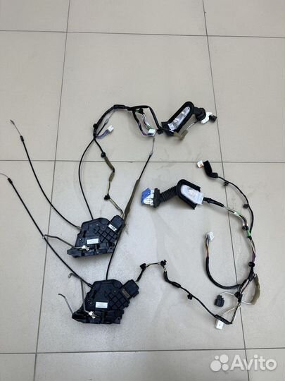 Замок двери Mazda 3 BK