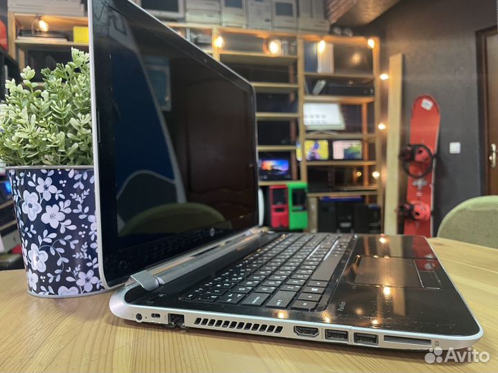 Ноутбук HP / 4 ядра A10 / 2gb видео / 8gb / SSD