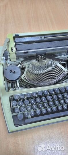 Печатная пишущая машинка