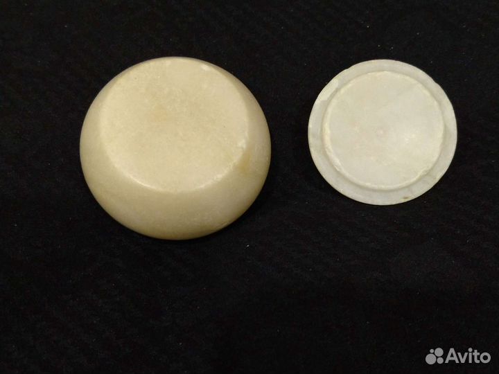 Шкатулка из белого мрамора