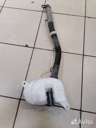 Бачок омывателя задний Mitsubishi Pajero Sport