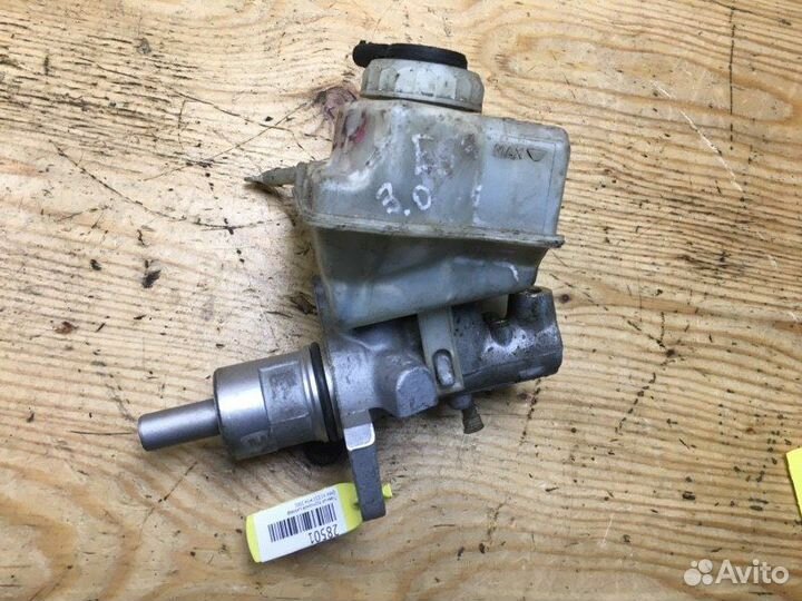 Главный тормозной цилиндр Bmw X5 E53 M54 2001