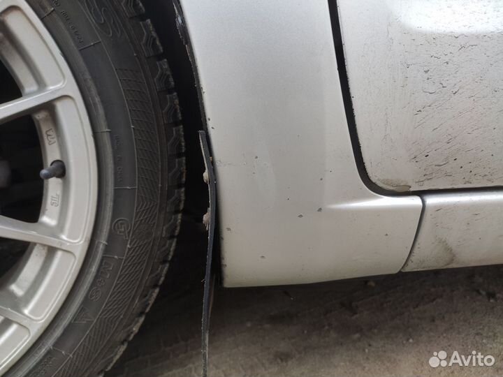 Крыло переднее левое Toyota prius 20